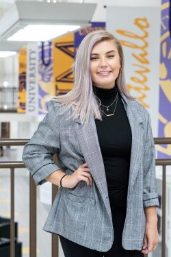 Danielle-Lindsay-250×375