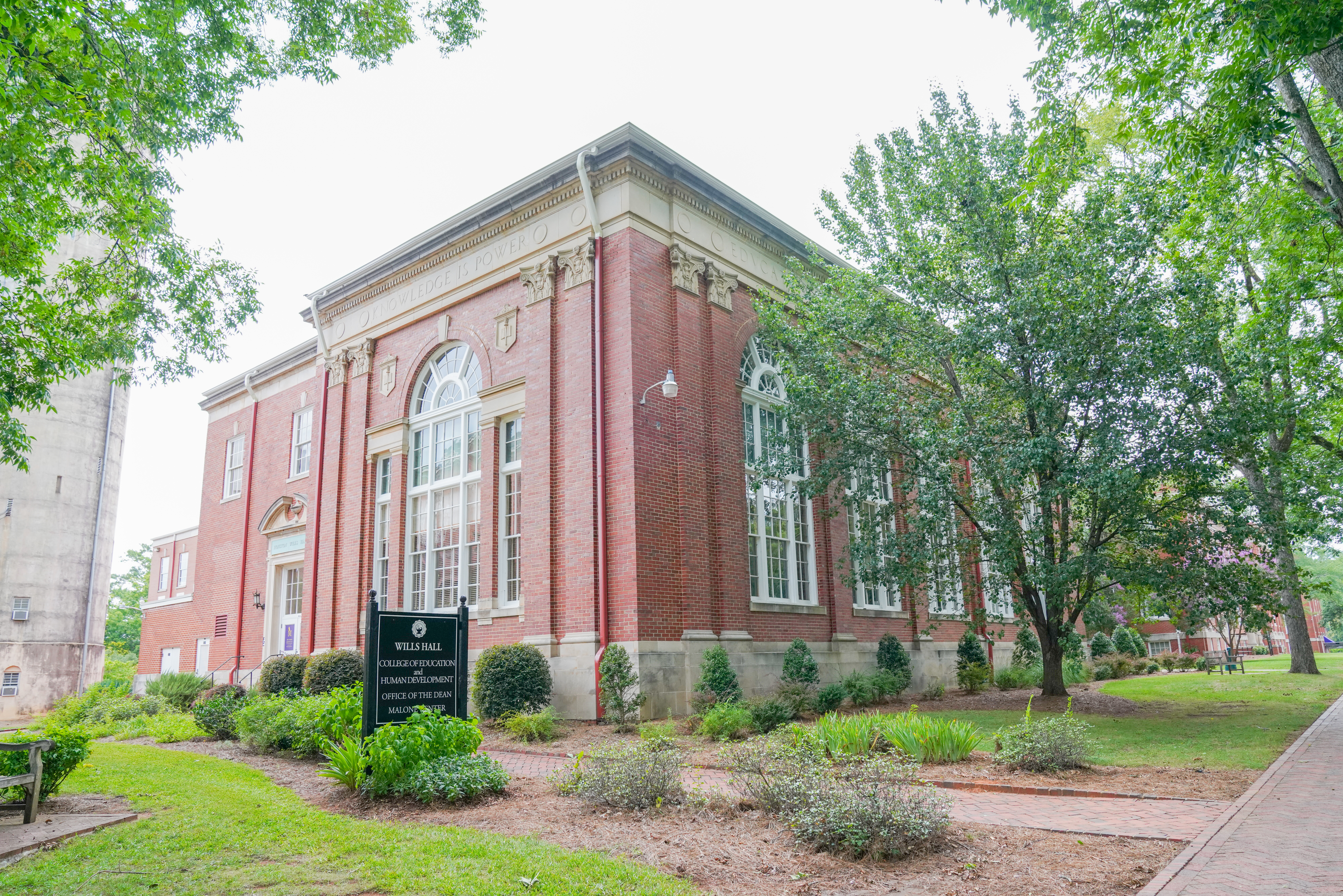 willsHall06_aGreen
